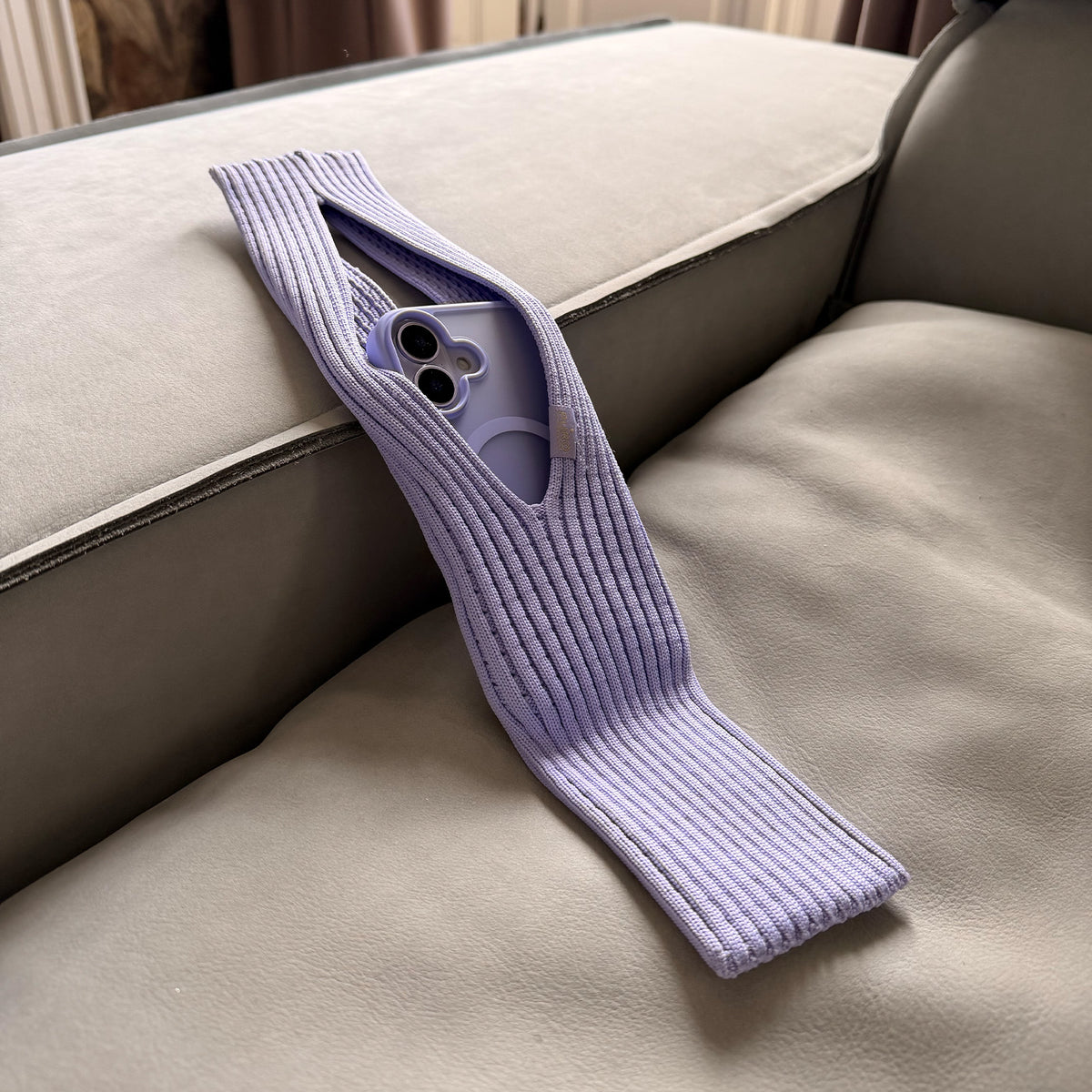 Universal hand phone pocket for smartphone